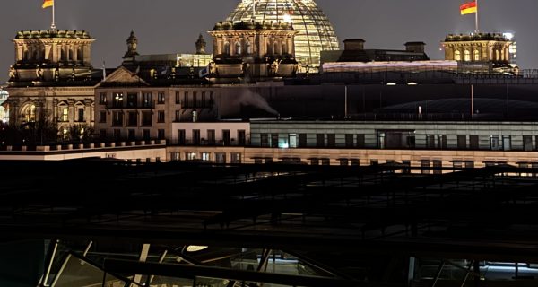 QUO VADIS 2026 - Hotel Adlon - Blick auf den Reichstag IMG_1723 (c) Mathias Rinka